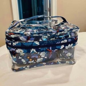 - Vera Bradley cosmetic bag set 
- brand new 
- 3 piece set 
$25